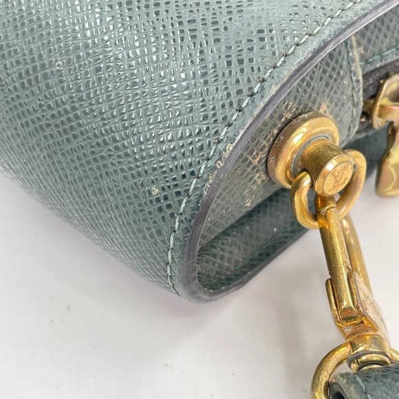 Louis Vuitton - Picture 7 of 16